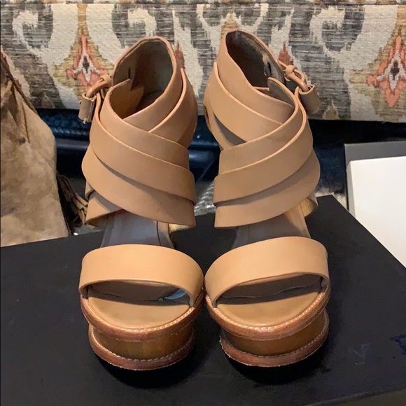 😍Gorgeous L.A.M.B Anika platform Heels Sandals - Picture 3 of 12